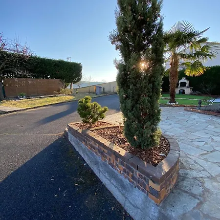 Confort Dans Avec Piscine Апартаменты *